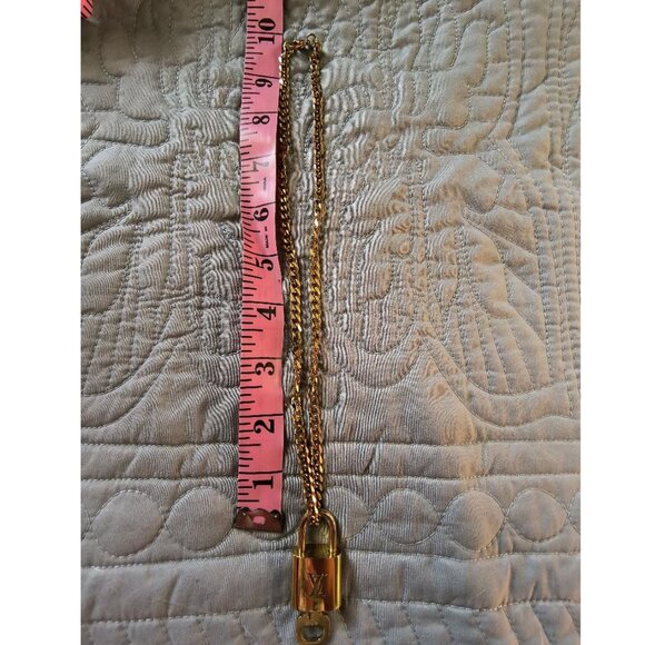 LV Lock & Key w/ Chain - Picture 6 of 6
